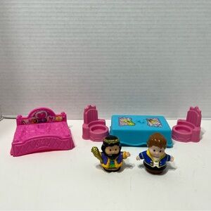 FISHER PRICE LITTLE PEOPLE Disney Princess castle accessories only